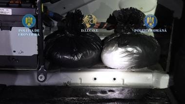 whatsapp-image-2025-11-06-at-11-25-36jpg - Știri de azi Știri de azi | Şofer bulgar, prins în zona staţiei de taxare Calafat-Vidin, în timp ce transporta o cantitate de peste 3,7 kilograme de metamfetamină în amestec cu pseudoefedrină - Știri de azi |