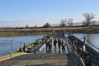 whatsapp-image-2025-11-09-at-12-10-09jpg - Știri de azi Știri de azi | Exerciţiu simultan de pregătire a trupelor NATO, în România. În judeţul Alba, militarii au realizat în timp record un pod plutitor peste Mureş, peste care poate trece aproape orice vehicul – FOTO, VIDEO - Știri de azi |