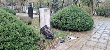 Știri de azi | Mai multe busturi din Parcul Central Scudier din Timişoara au fost vandalizate/ Poliţia a deschis dosar penal – FOTO - Știri de azi | 